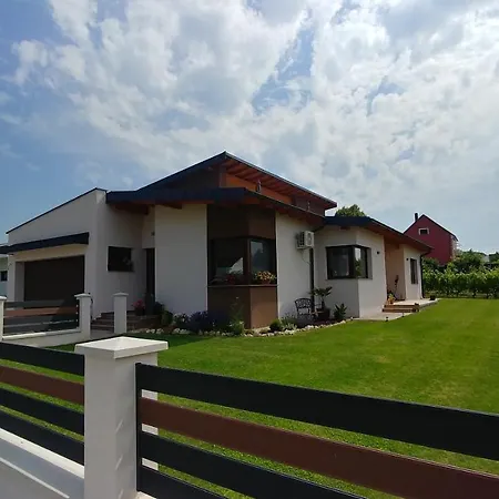 Apartament Bobic *